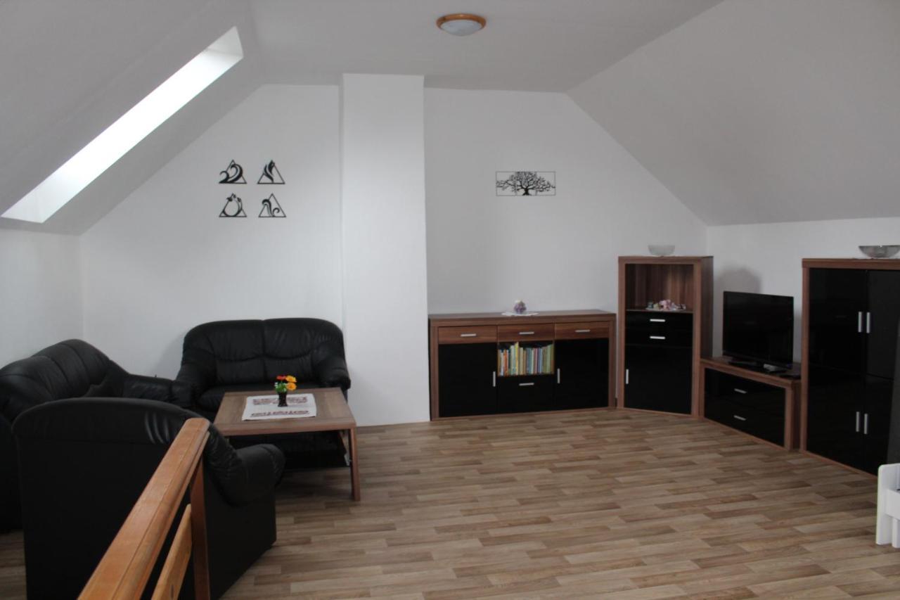Apartman Rapotin, Jesenicka 296, 3Km Od Termalniho Parku Velke Losiny Екстериор снимка