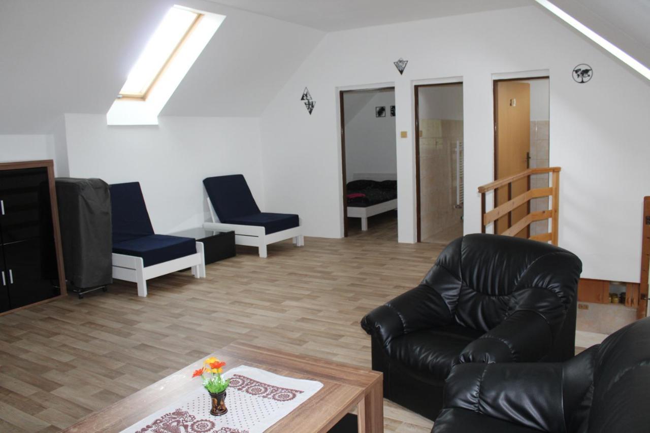 Apartman Rapotin, Jesenicka 296, 3Km Od Termalniho Parku Velke Losiny Екстериор снимка