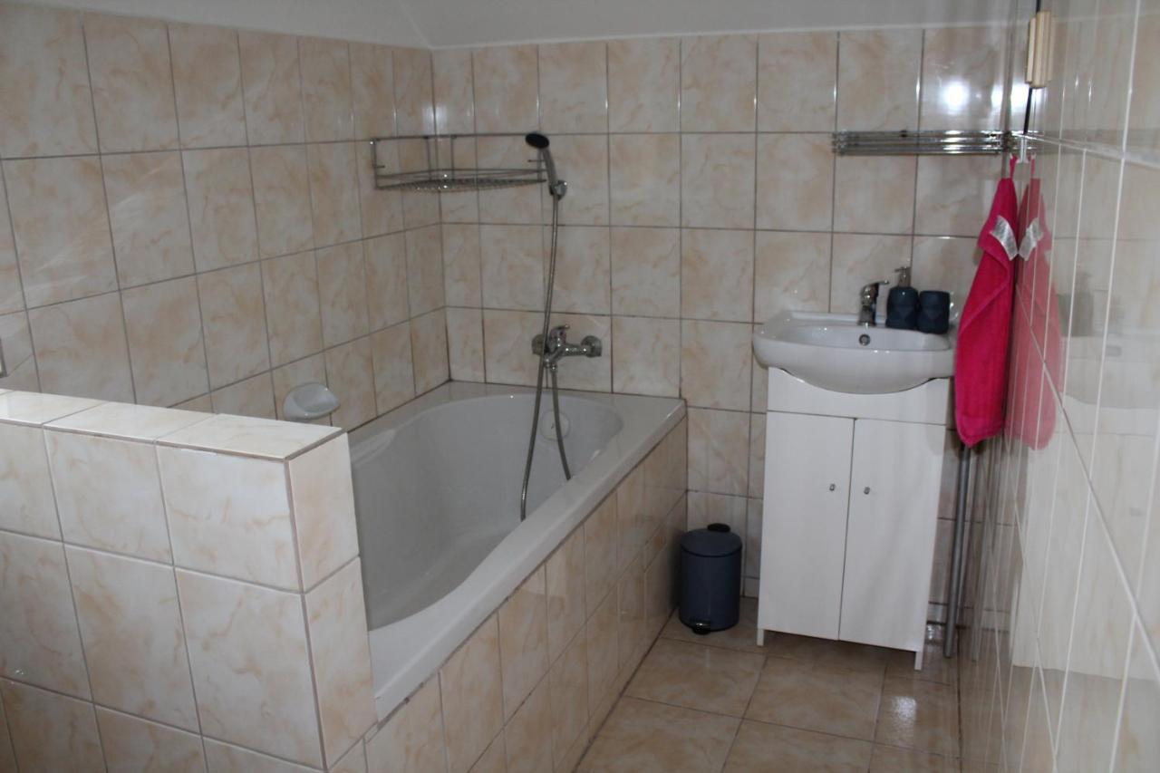 Apartman Rapotin, Jesenicka 296, 3Km Od Termalniho Parku Velke Losiny Екстериор снимка