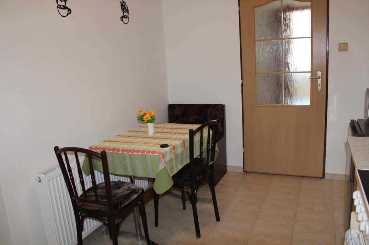 Apartman Rapotin, Jesenicka 296, 3Km Od Termalniho Parku Velke Losiny Екстериор снимка